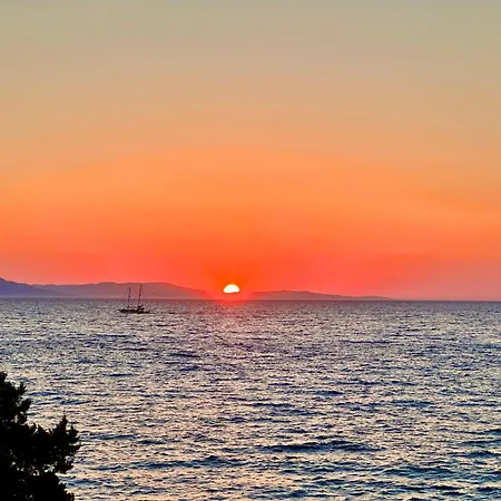 Genari Sea View For Couples Or Small Families